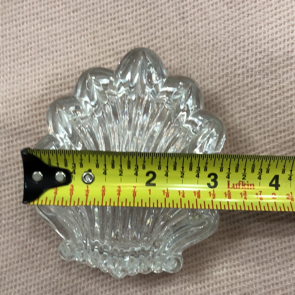 Glass shell dish with lid - Picture 8 of 8